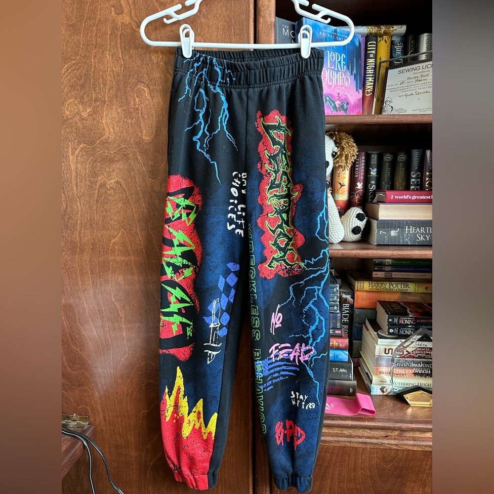 Edikted Graphic sweatpants